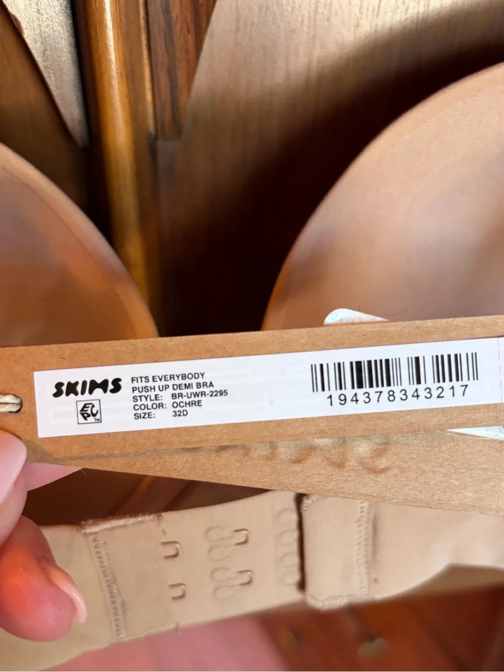 SKIMS FITS EVERYBODY PUSH UP DEMI BRA
Ochre 32D neutral - Picture 4 of 6